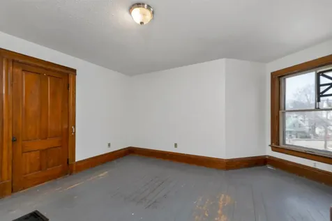 12 Washington Street Ashland NH 03217