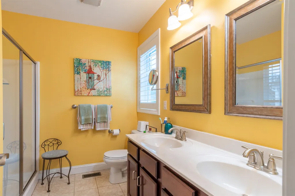 19 Pilgrim Circle Nashua NH 03063