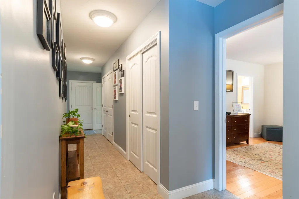 19 Pilgrim Circle Nashua NH 03063