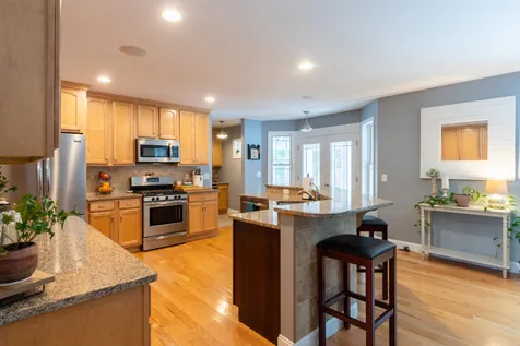19 Pilgrim Circle Nashua NH 03063