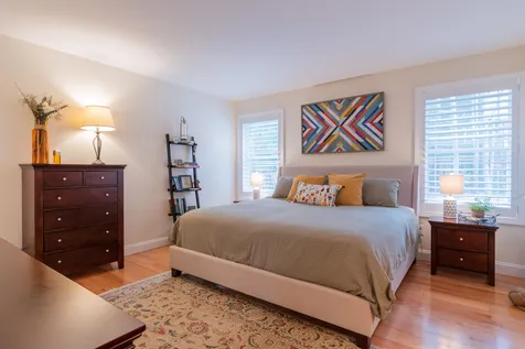 19 Pilgrim Circle Nashua NH 03063