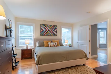 19 Pilgrim Circle Nashua NH 03063