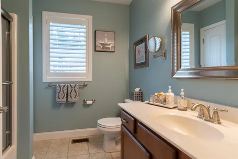 19 Pilgrim Circle Nashua NH 03063