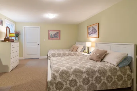 19 Pilgrim Circle Nashua NH 03063