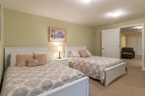 19 Pilgrim Circle Nashua NH 03063