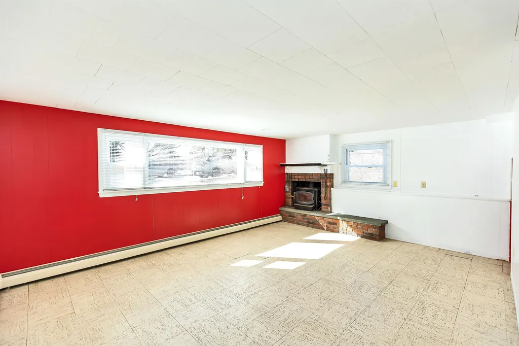 616 Coral Avenue Manchester NH 03104