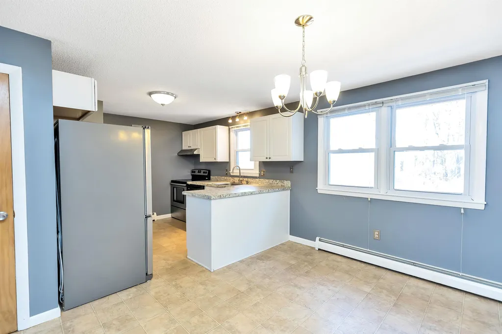 616 Coral Avenue Manchester NH 03104