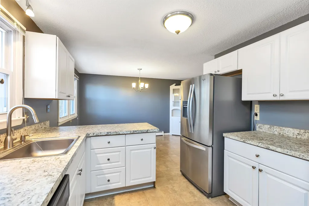 616 Coral Avenue Manchester NH 03104