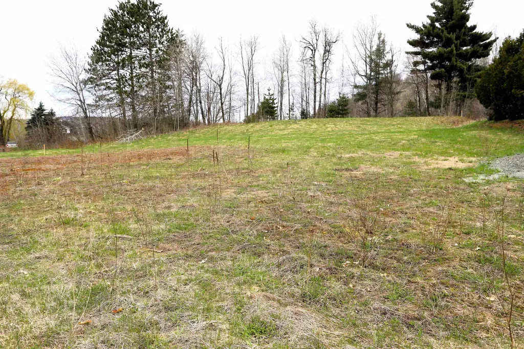 75 Kingdom Way Newport City VT 05855