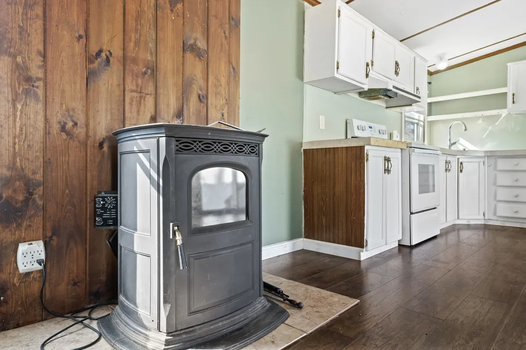 20 Nottingham Road Raymond NH 03077