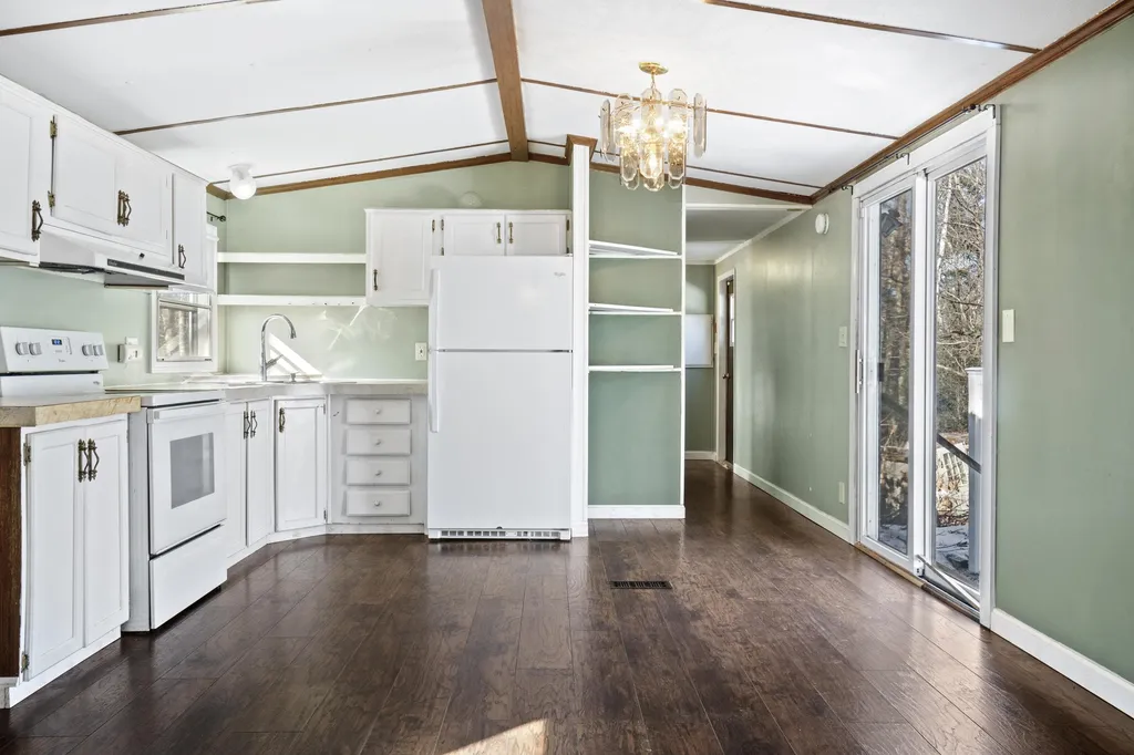 20 Nottingham Road Raymond NH 03077