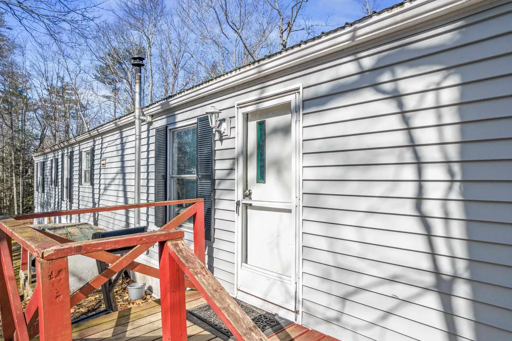 20 Nottingham Road Raymond NH 03077