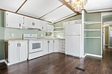 20 Nottingham Road Raymond NH 03077