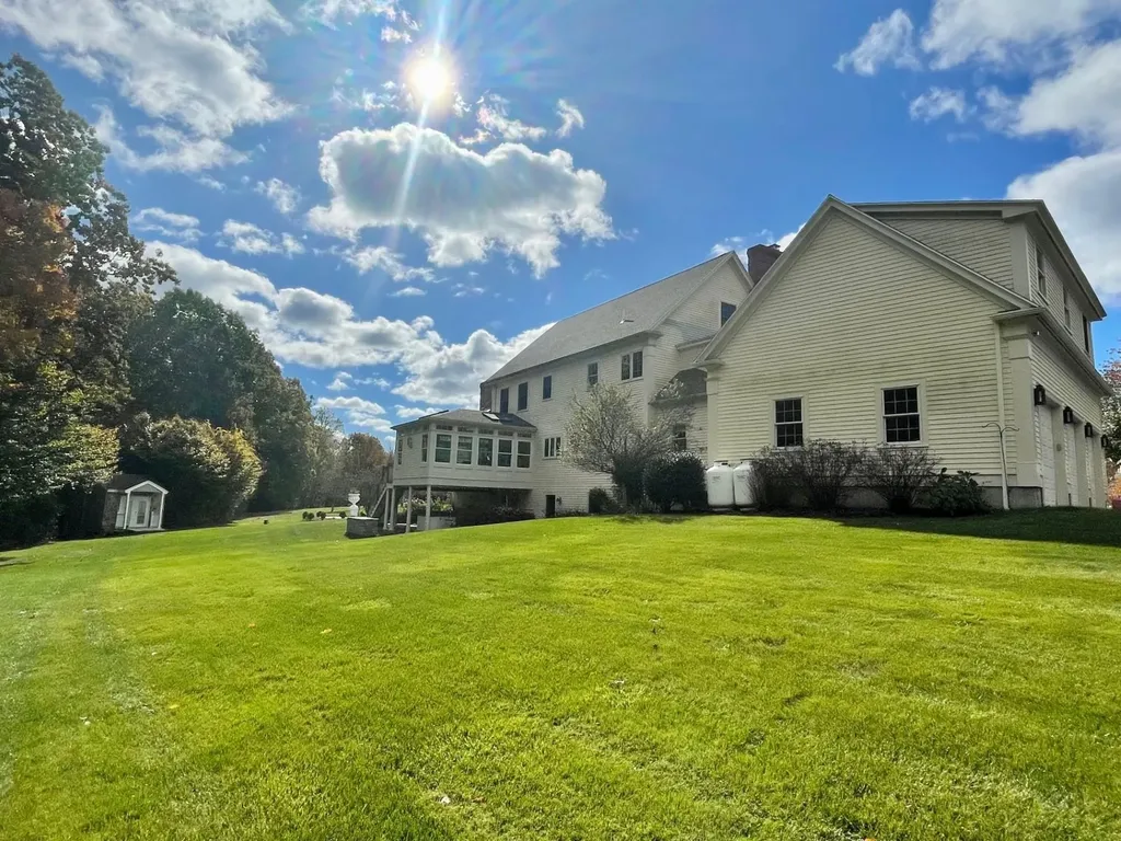 53 Linden Road Hampton Falls NH 03844