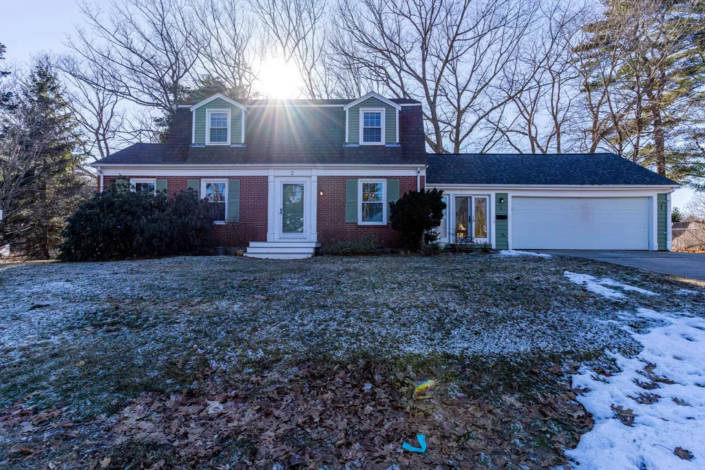 2 Seavey Street Hampton NH 03842