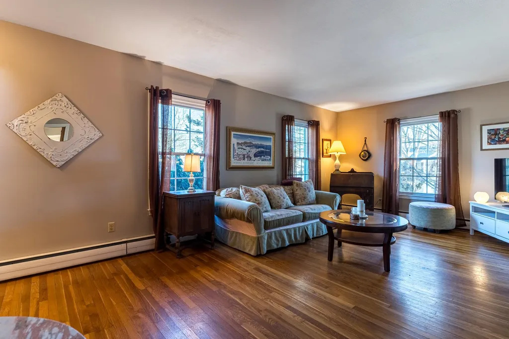 2 Seavey Street Hampton NH 03842