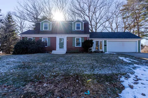2 Seavey Street Hampton NH 03842