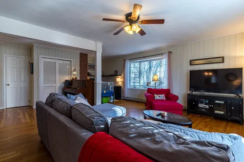 2 Seavey Street Hampton NH 03842