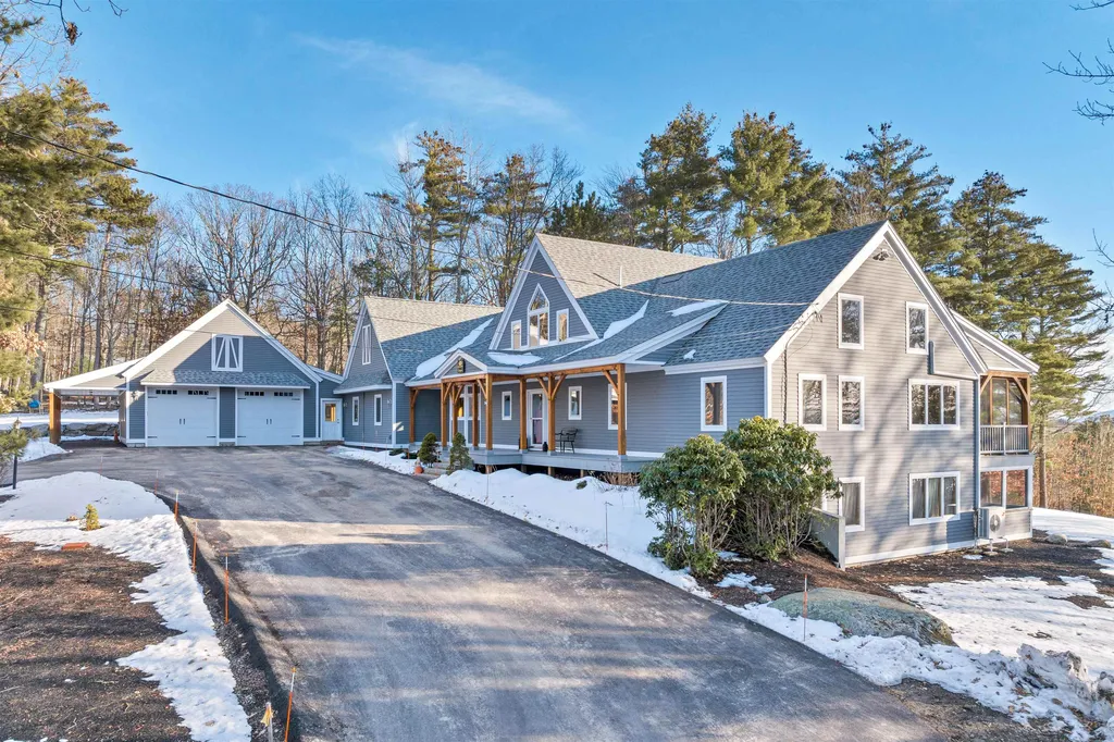 79 County Road Tuftonboro NH 03816