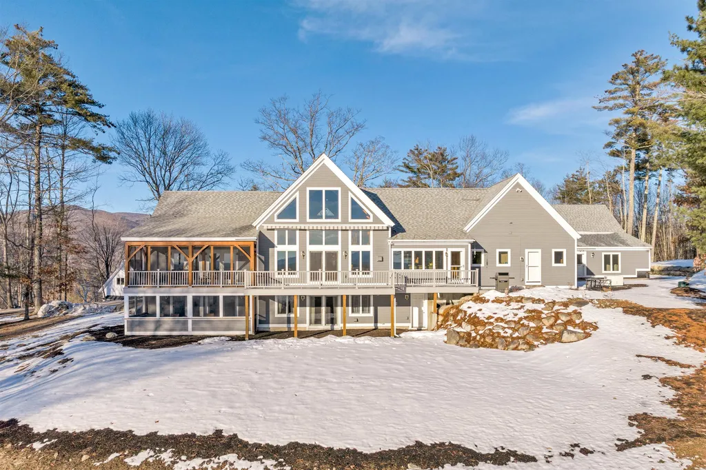 79 County Road Tuftonboro NH 03816