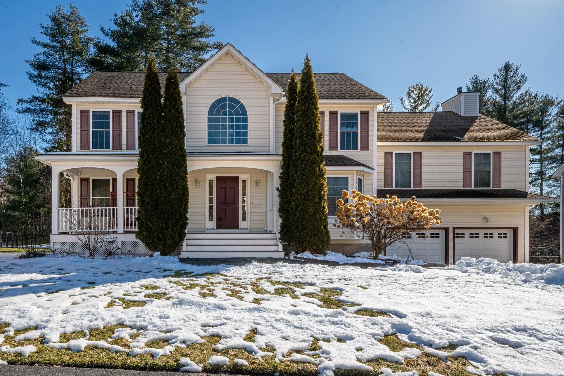 38 Hibiscus Way Nashua NH 03062
