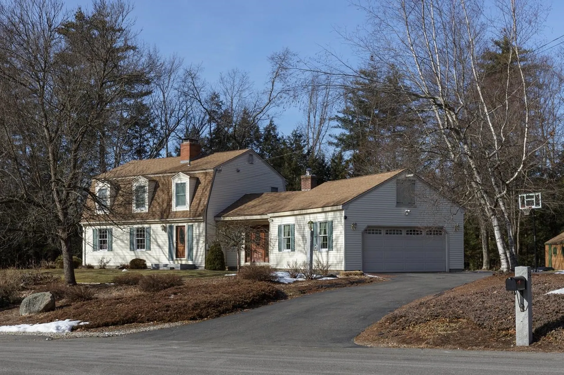 24 Robyn Avenue Litchfield NH 03052