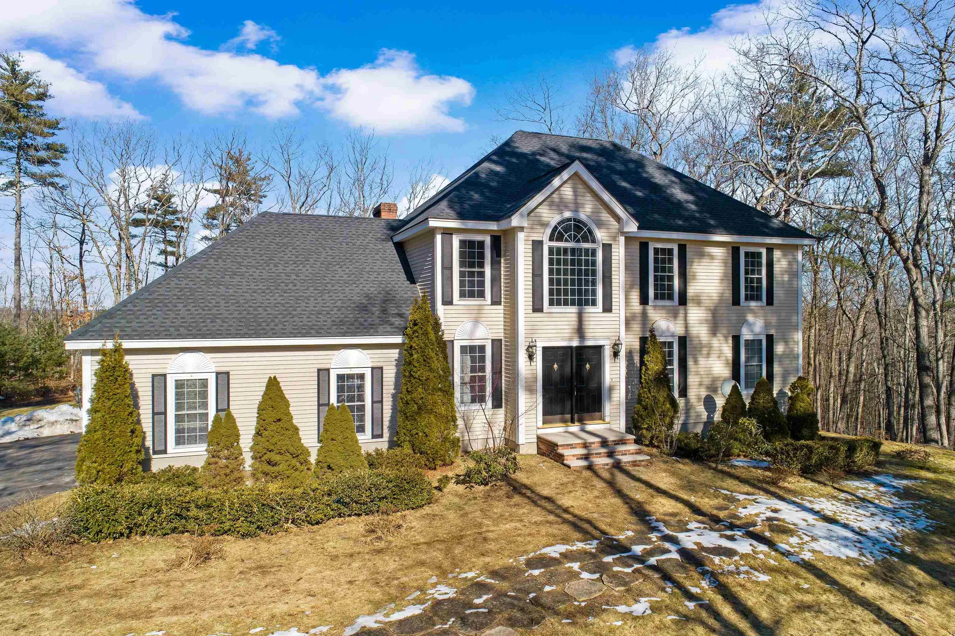 42 Ryan Road Auburn NH 03032