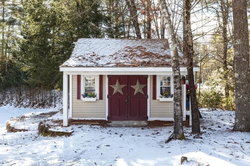 10 Hayward Brook Drive Concord NH 03301