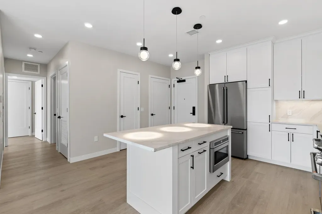 18 Artisan Drive Salem NH 03079