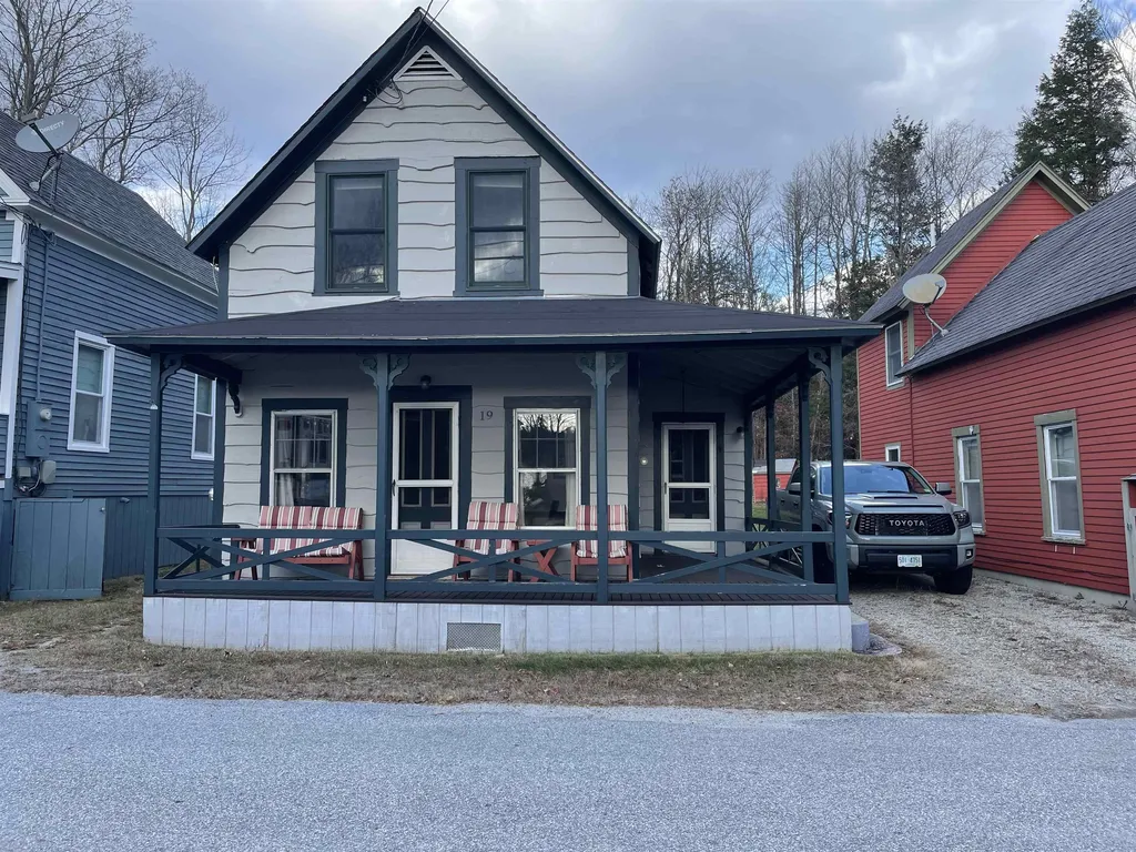 19 Washington Street Newbury NH 03255