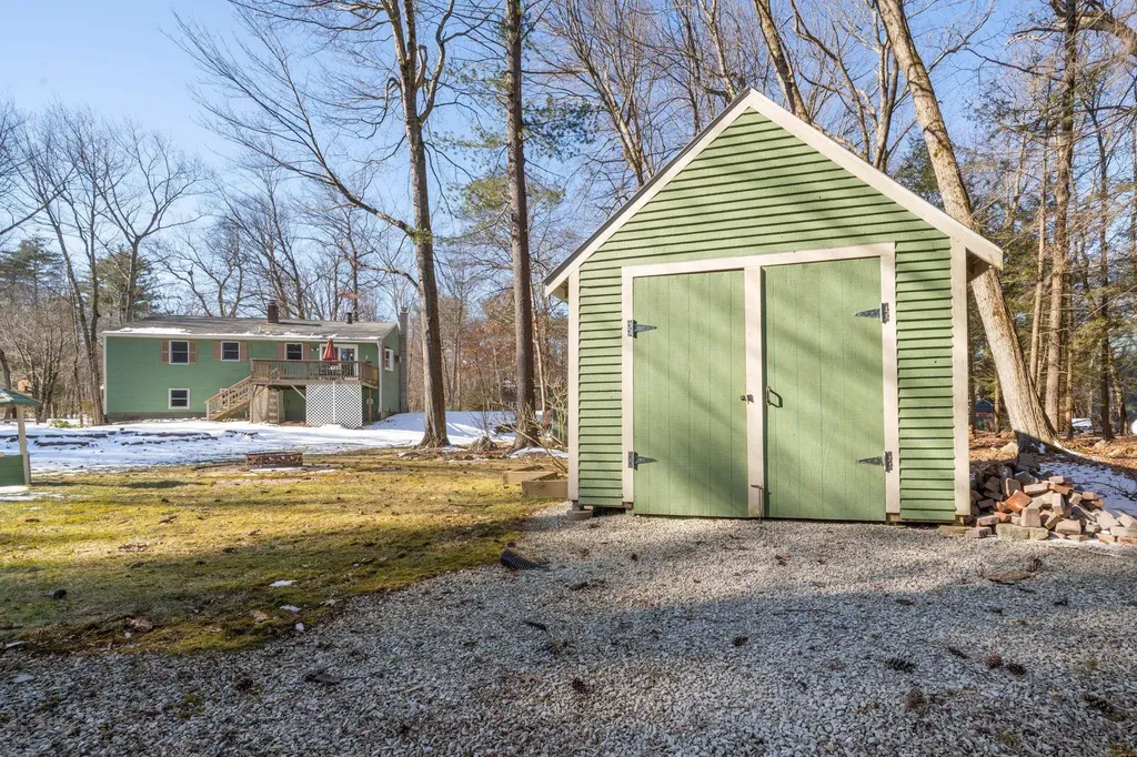 9 Blossom Road Windham NH 03087