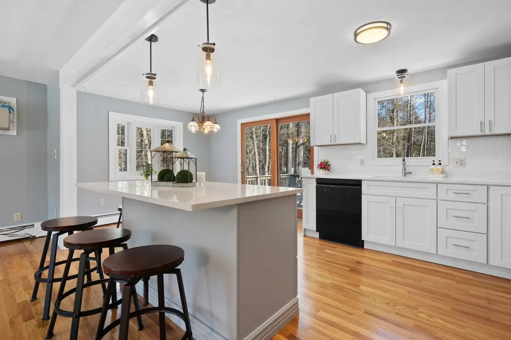 9 Blossom Road Windham NH 03087