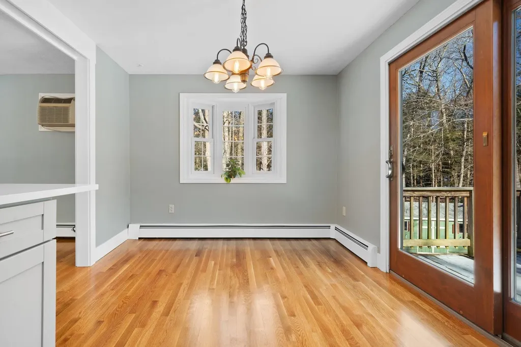 9 Blossom Road Windham NH 03087