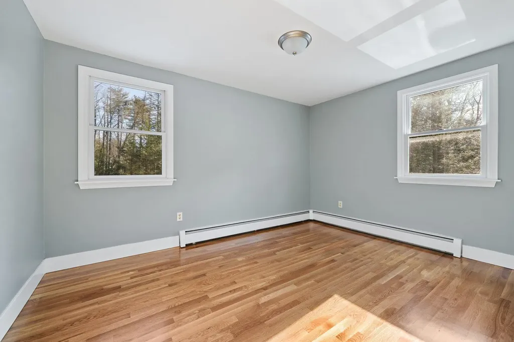 9 Blossom Road Windham NH 03087