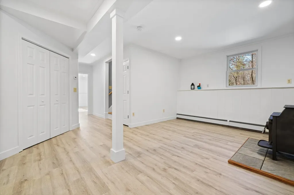 9 Blossom Road Windham NH 03087