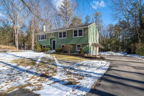 9 Blossom Road Windham NH 03087