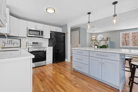 9 Blossom Road Windham NH 03087