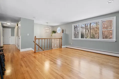 9 Blossom Road Windham NH 03087