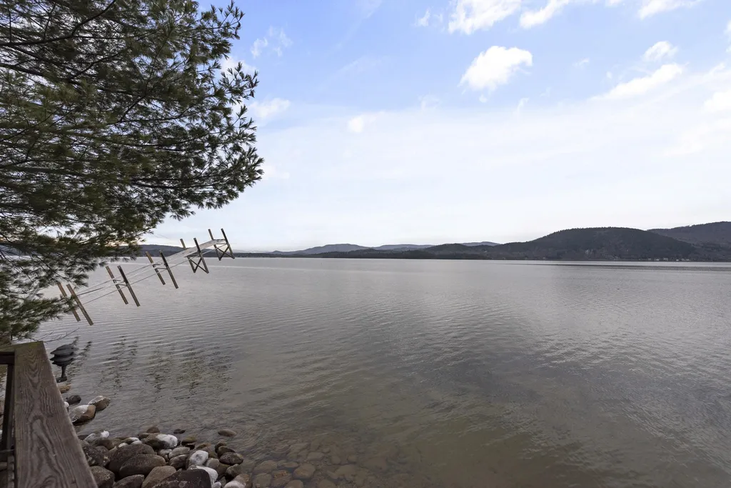 177 Shore Drive North Bridgewater NH 03222