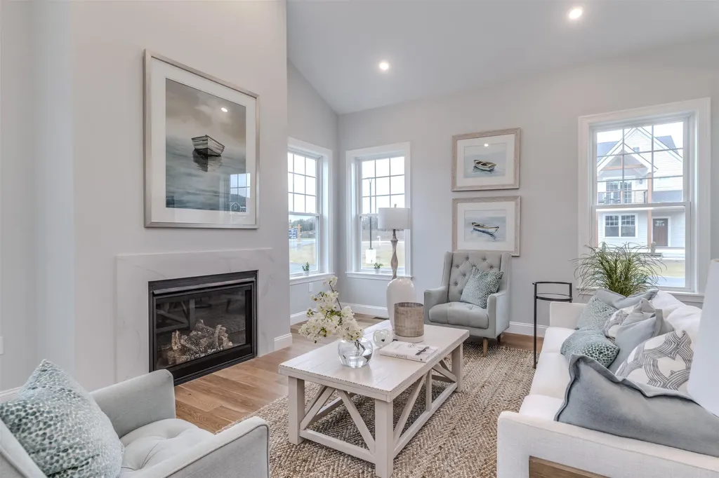 10 Benjamin Lane Thornton NH 03285