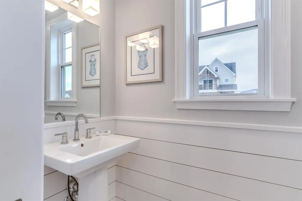 10 Benjamin Lane Thornton NH 03285