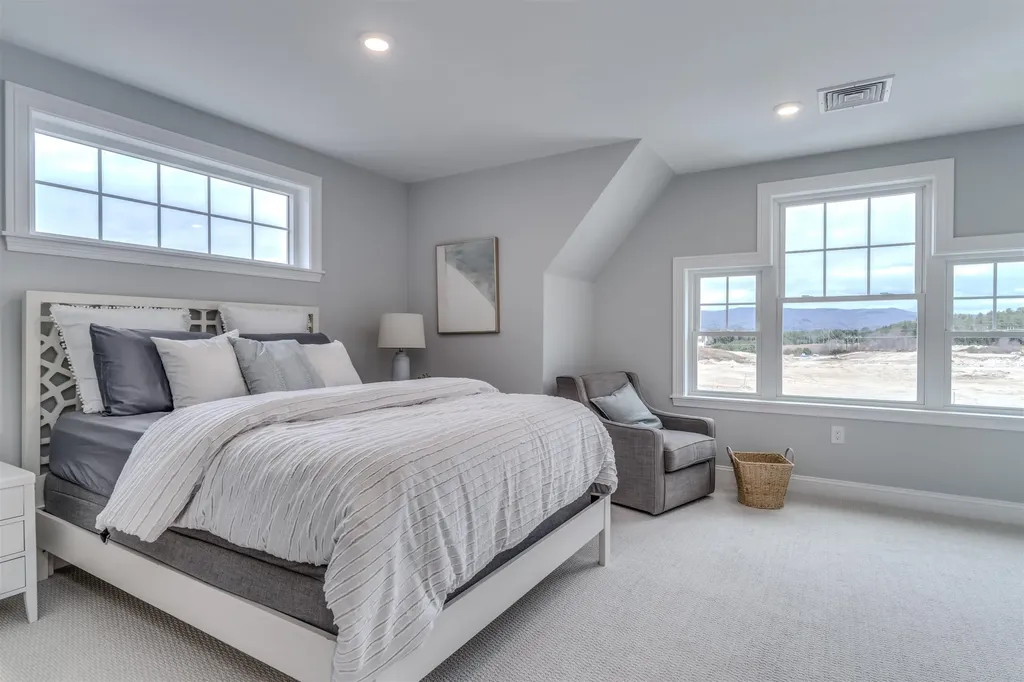 10 Benjamin Lane Thornton NH 03285