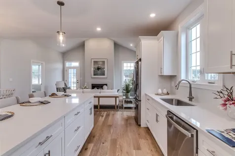 10 Benjamin Lane Thornton NH 03285