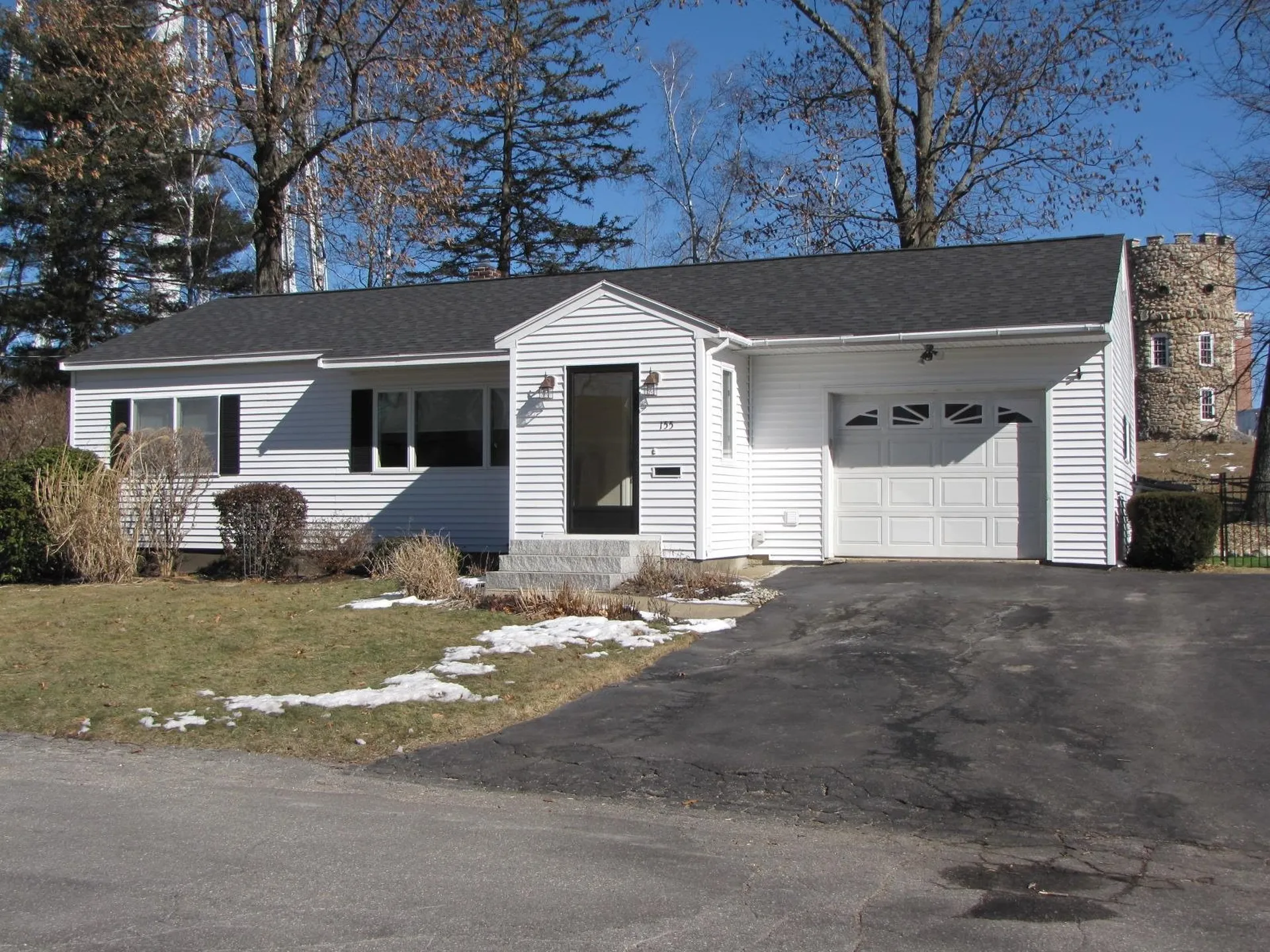 155 Hillhaven Road Manchester NH 03104