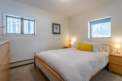 868 Magic Circle Londonderry VT 05148