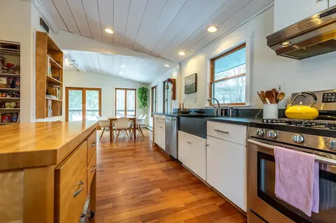 868 Magic Circle Londonderry VT 05148