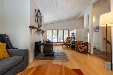 868 Magic Circle Londonderry VT 05148