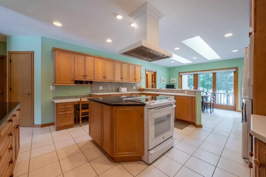 73 Greensward Drive Grantham NH 03753