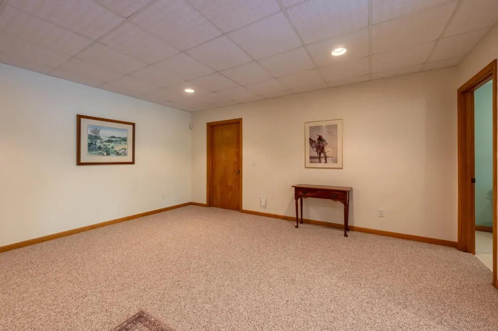 73 Greensward Drive Grantham NH 03753