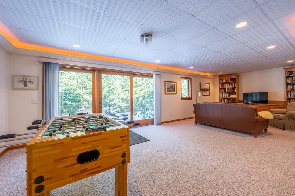 73 Greensward Drive Grantham NH 03753